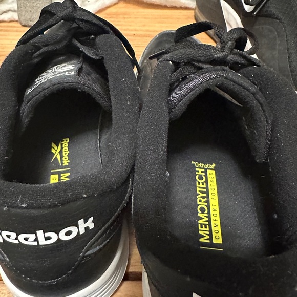 Reebok classic sneaker - Picture 2 of 3